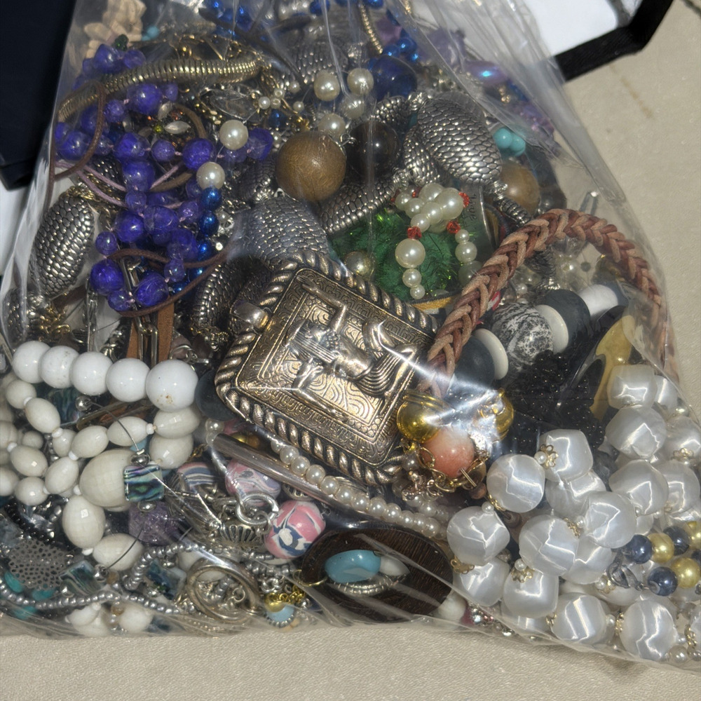 Jewelry Lot Craft Junk Harvest Wearable Mix 4 lbs - Picture 8 of 10